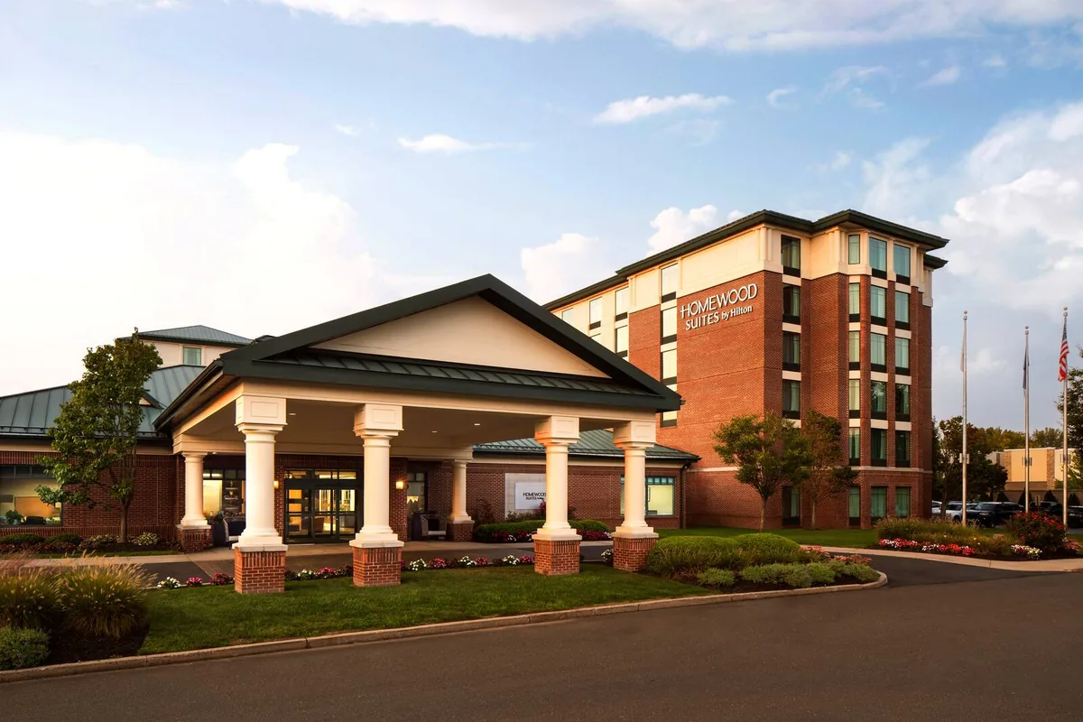 Exterior of Homewood Suites by Hilton Hartford–Farmington at dusk
